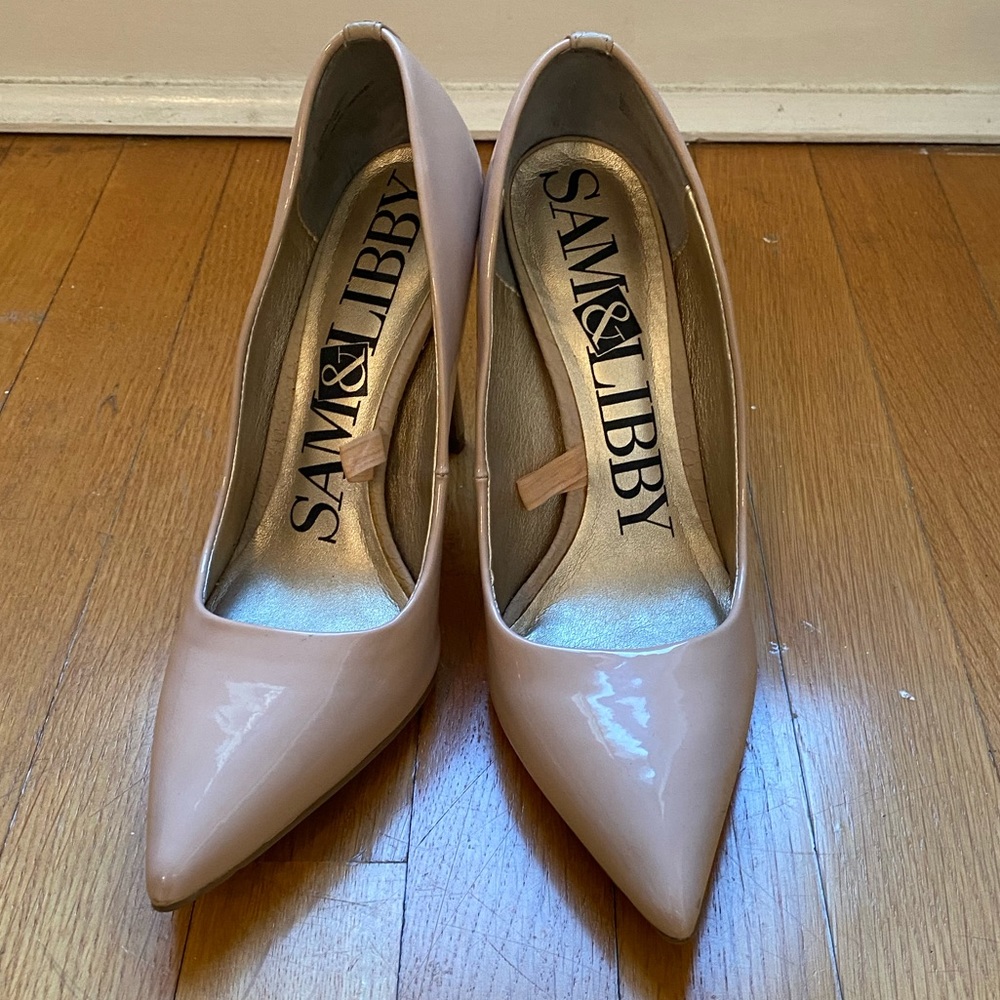 Sam & Libby nude pump heel